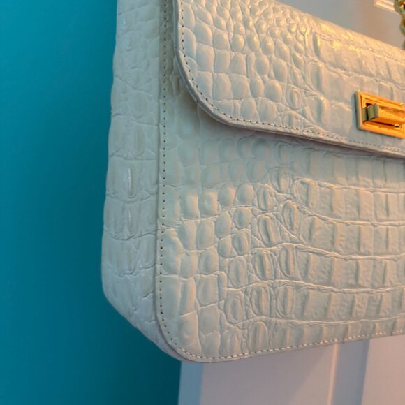 Madeleine Mode Italian Cream Crocodile Leather Shoulder Gold Chain Hardware NWOT - Picture 10 of 12